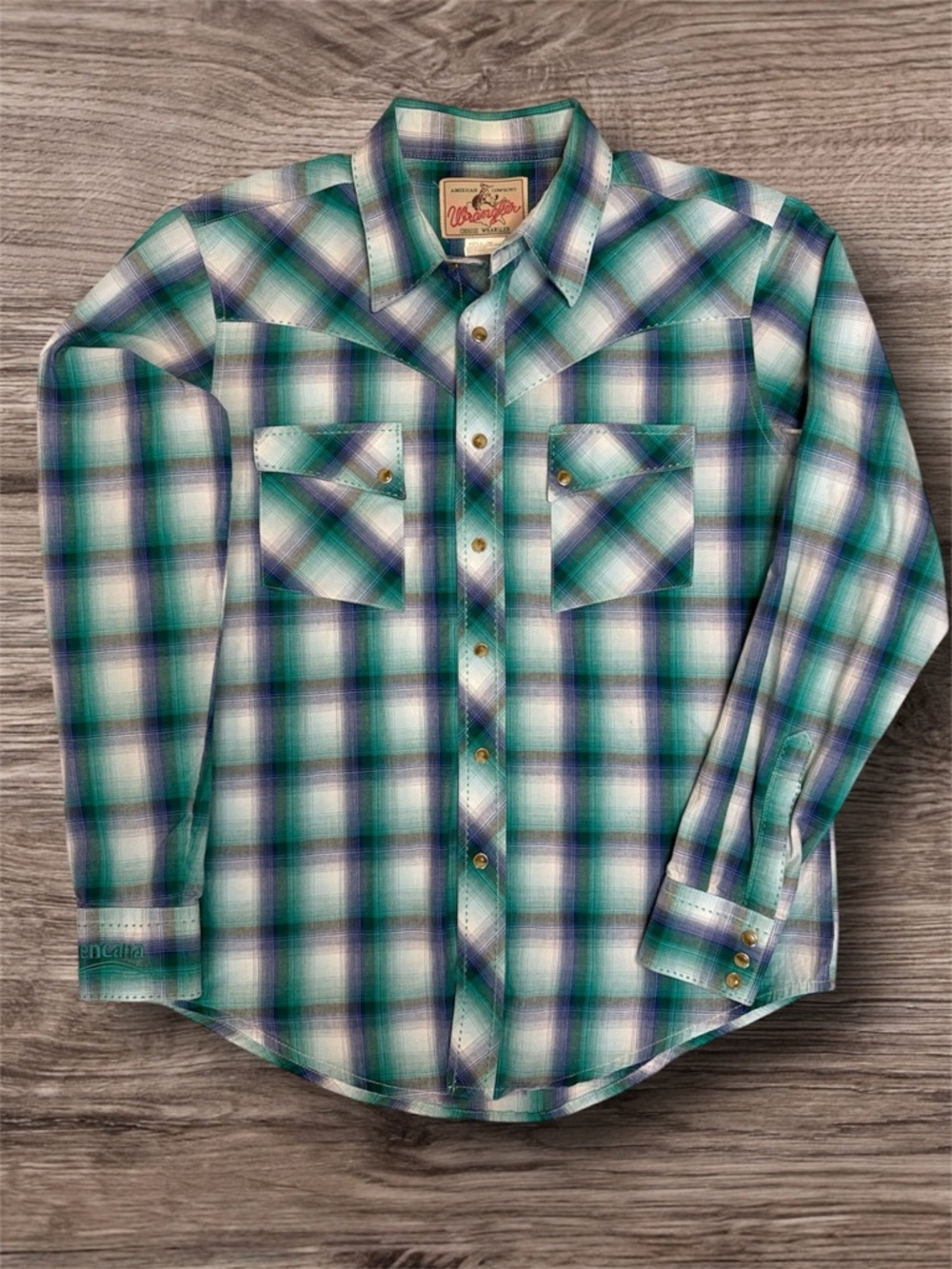 Wrangler Teal, Purple and White Plaid Western Snap Button-Down Shirt sz M